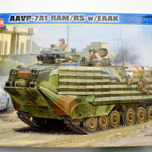 Modellino model kit montaggio carri armati tank AAVP-7A1 RAM/RS W/EAAK hobby boss scala 1:35 modellismo