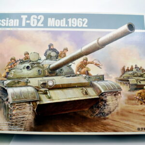 Modellino model kit montaggio carri armati tank RUSSIAN T-62 MOD.1962 trumpeter scala 1:35 modellismo