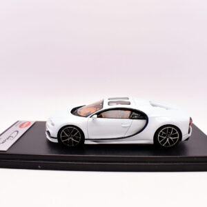 Modellino auto scala 1:43 Bugatti chiron Looksmart modellismo statico