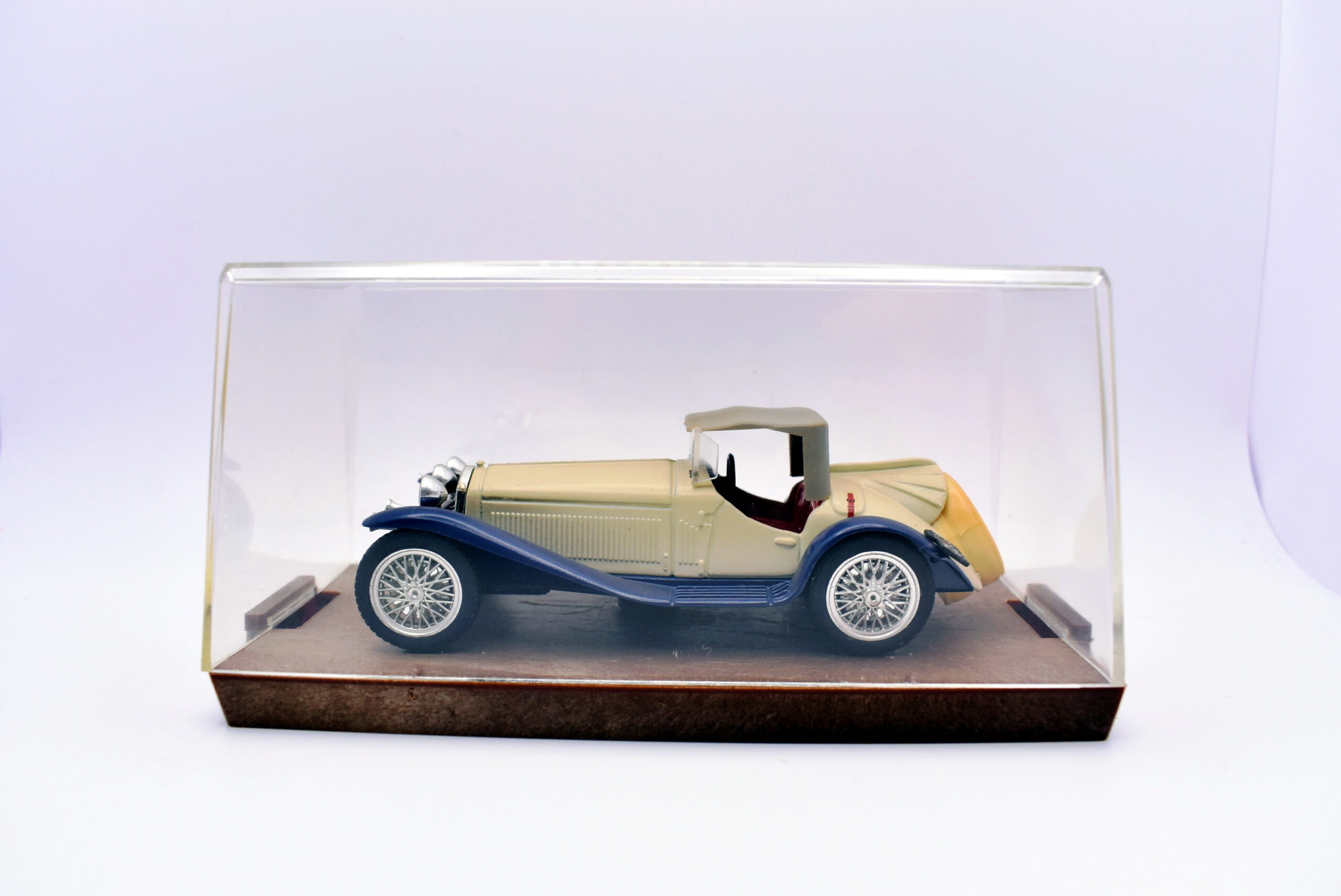 Modellino auto scala 1:43 alfa romeo 2300 diecast modellismo collezione brumm - Image 2