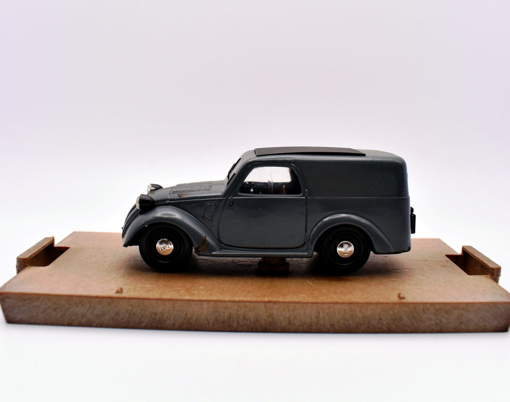Modellino auto scala 1:43 Fiat 500 c furgone Brumm diecast modellismo statico - Image 3