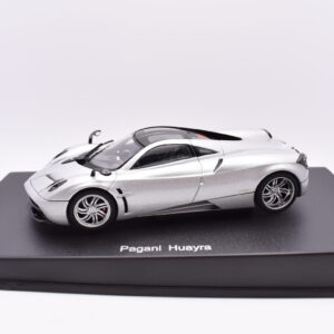Modellino auto scala 1:43 pagani huayra diecast modellismo collezione autoart
