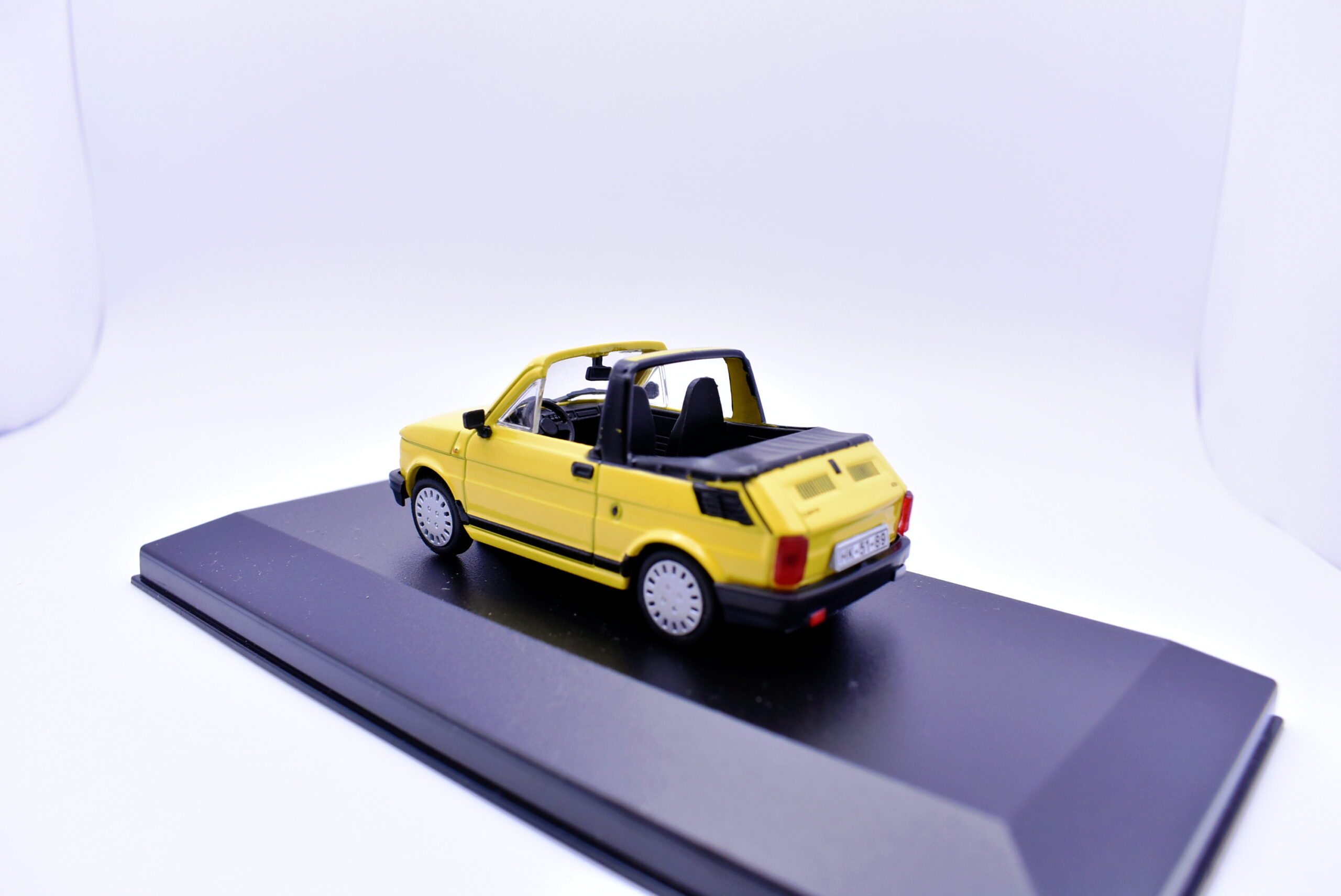 Modellini auto da collezione scala 1:43 FIAT 126 P diecast modellismo statico - Image 3