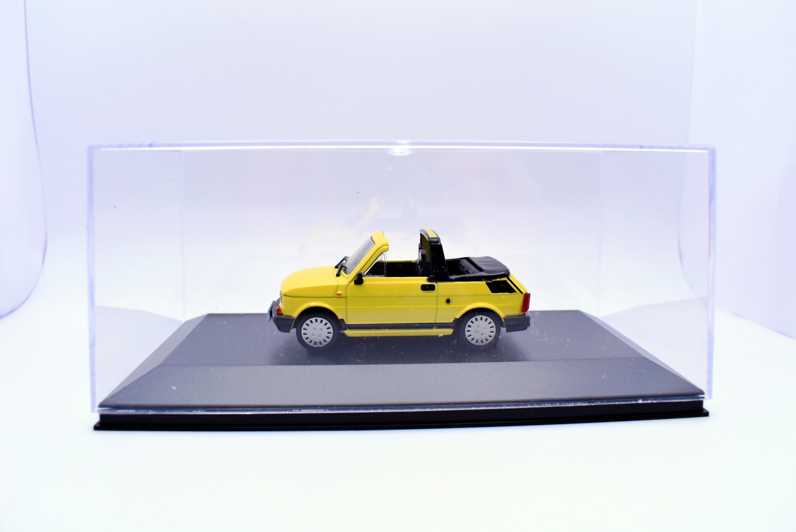 Modellini auto da collezione scala 1:43 FIAT 126 P diecast modellismo statico - Image 4