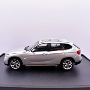Modellino auto scala 1:43 BMW X1 minichamps modellismo statico