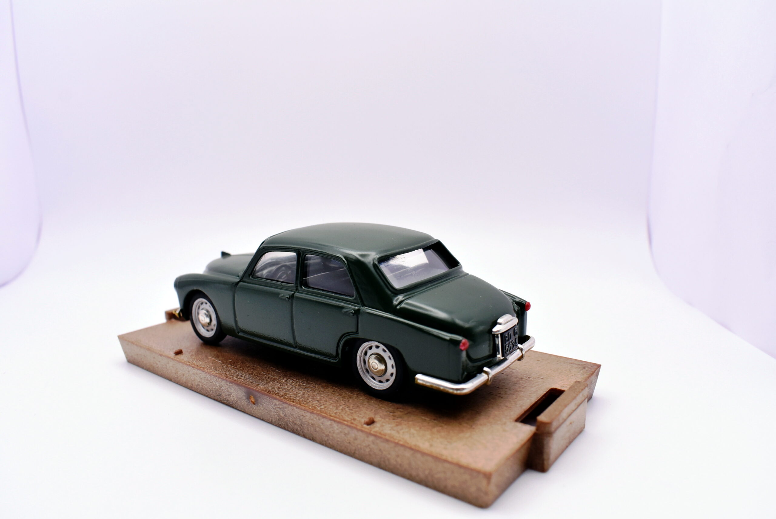 Modellino auto scala 1:43 alfa romeo 1900 diecast modellismo collezione brumm - Image 4