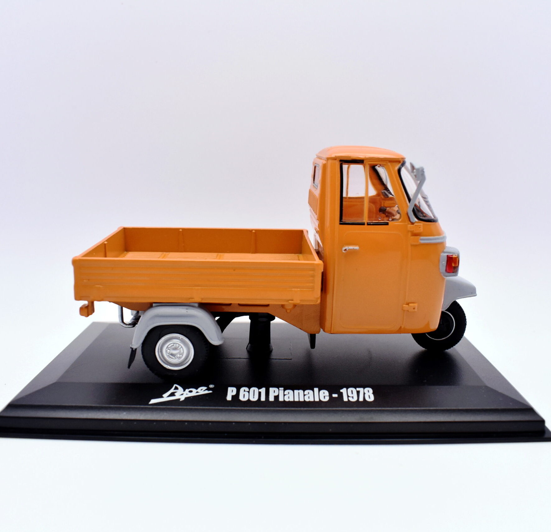 modellino Ape P 601 pianale Scala 1:32 diecast modellismo da collezione edicola