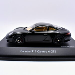 Modellino auto scala 1:43 porsche 911 carrera 4 GTS schuco modellismo statico