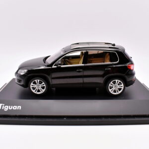 Modellino auto scala 1:43 volkswagen tiguan schuco modellismo statico