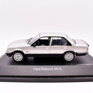 Modellino auto scala 1:43 opel rekord SR/E schuco modellismo statico