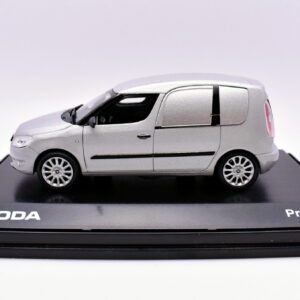 Modellino Auto Scala 1:43 Skoda praktik diecast modellismo statico