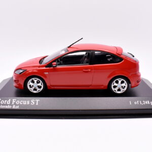 Modellino auto scala 1:43 ford focus ST minichamps diecast modellismo da collezione