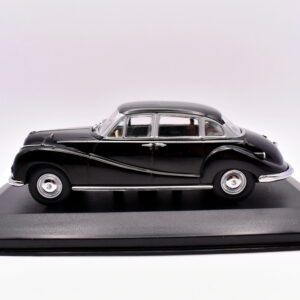 Modellino auto scala 1:43 BMW 502 V8 limousine minichamps diecast modellismo da collezione