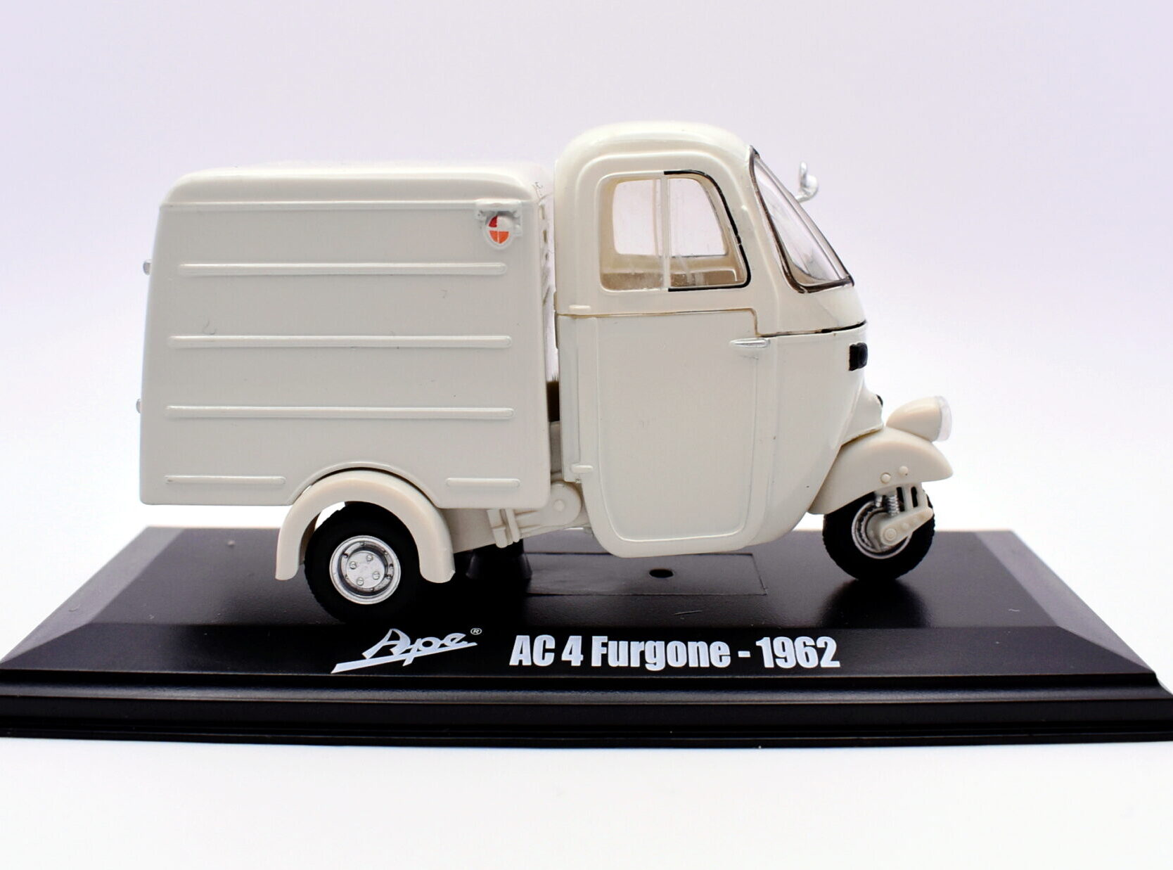 modellino Ape AC 4 furgone Scala 1:32 diecast modellismo da collezione edicola