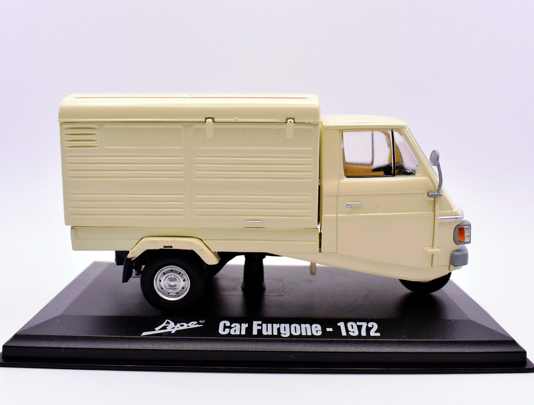 modellino Ape car furgone Scala 1:32 diecast modellismo da collezione edicola