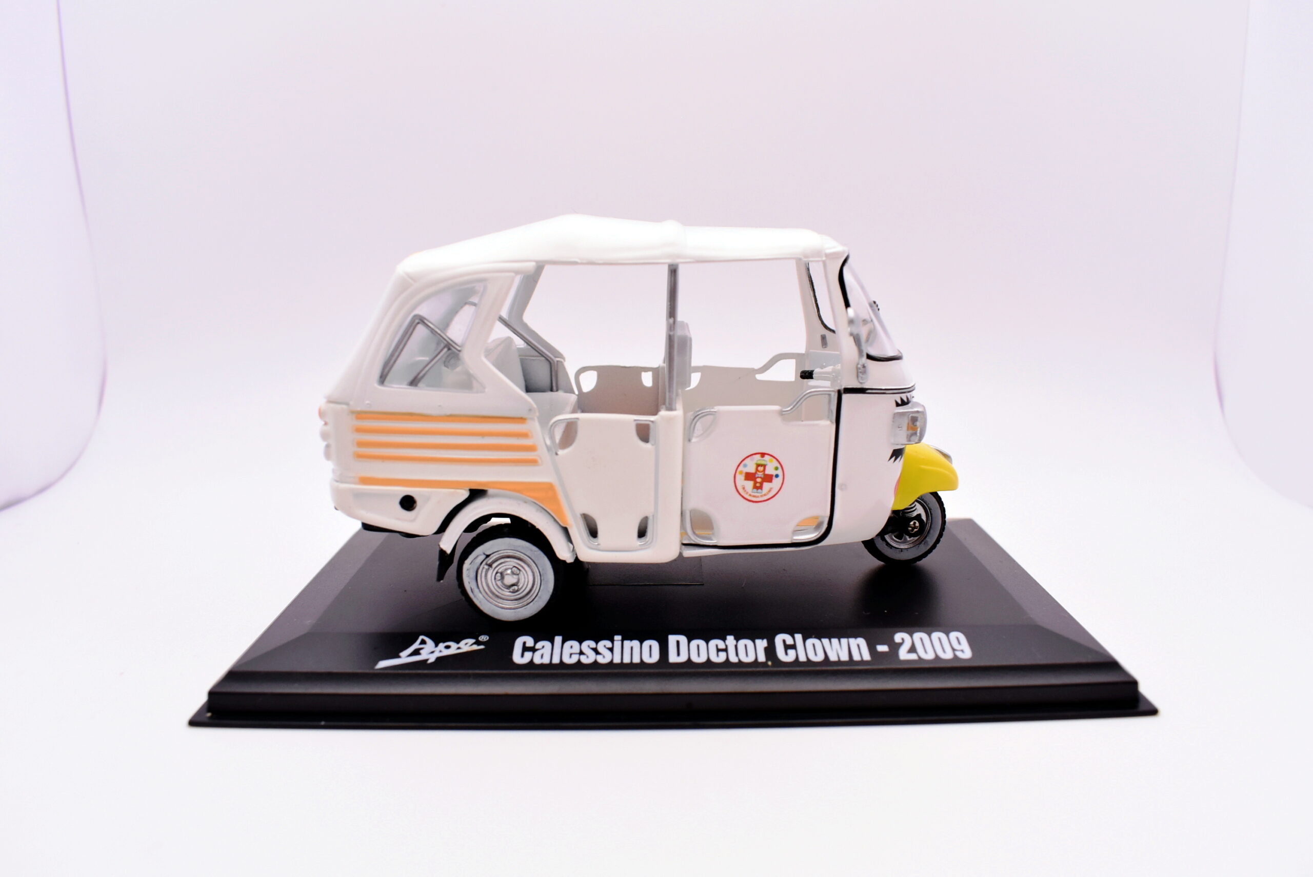 modellino Ape calessino doctor clown Scala 1:32 diecast modellismo da collezione edicola