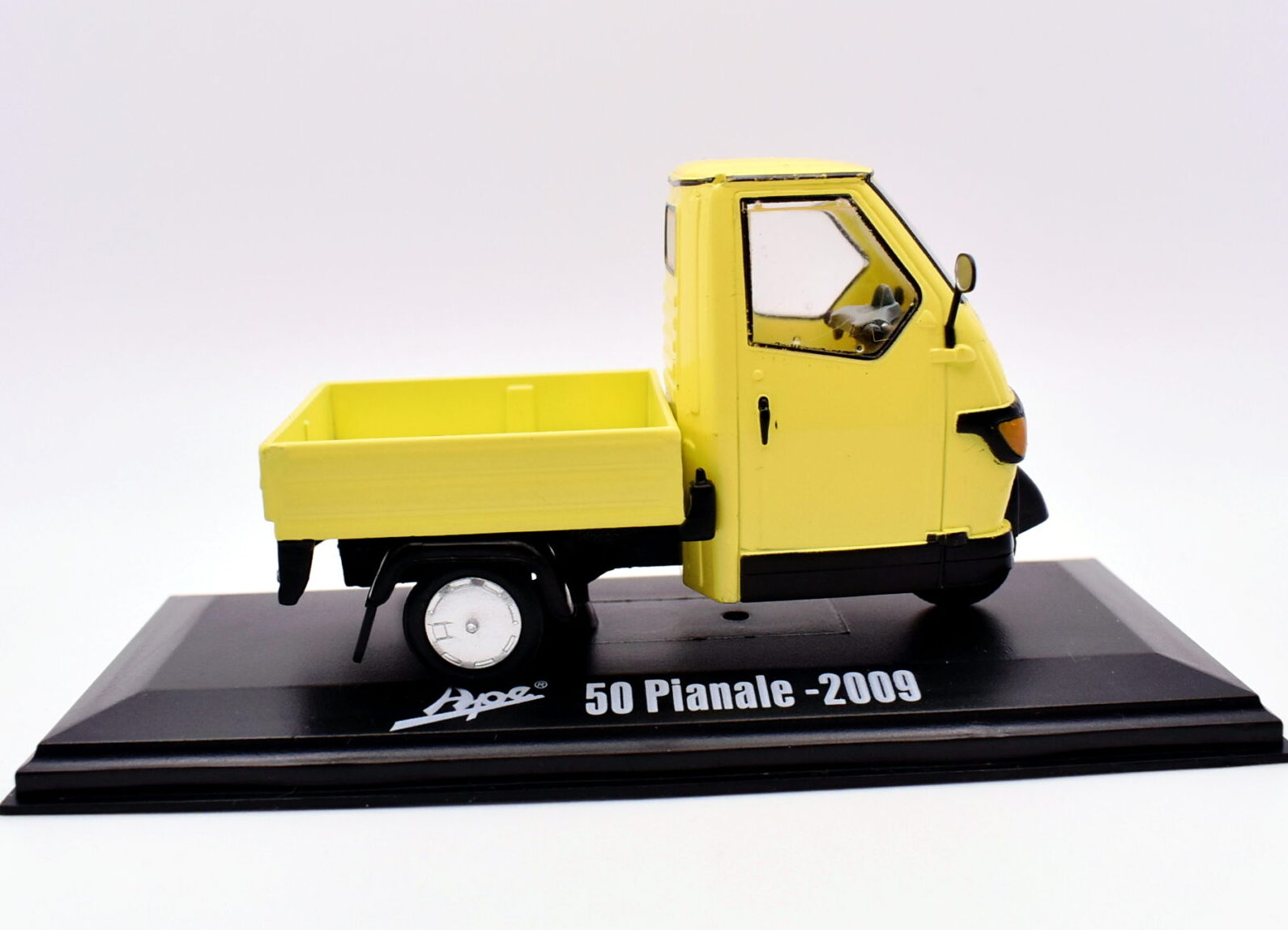modellino Ape 50 pianale Scala 1:32 diecast modellismo da collezione edicola
