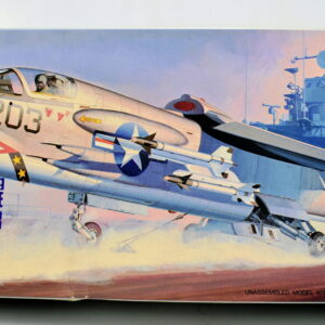 Modellini aerei militari model kit montaggio LING TEMCO VOUGHT F-8E CRUSADER hasegawa scala 1:72 modellismo