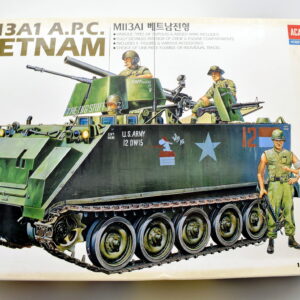 Modellino model kit montaggio carri armati tank M113A1 A.P.C. VIETNAM academy scala 1:35 modellismo
