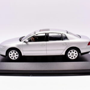 Modellino auto scala 1:43 VW phaeton minichamps diecast modellismo da collezione