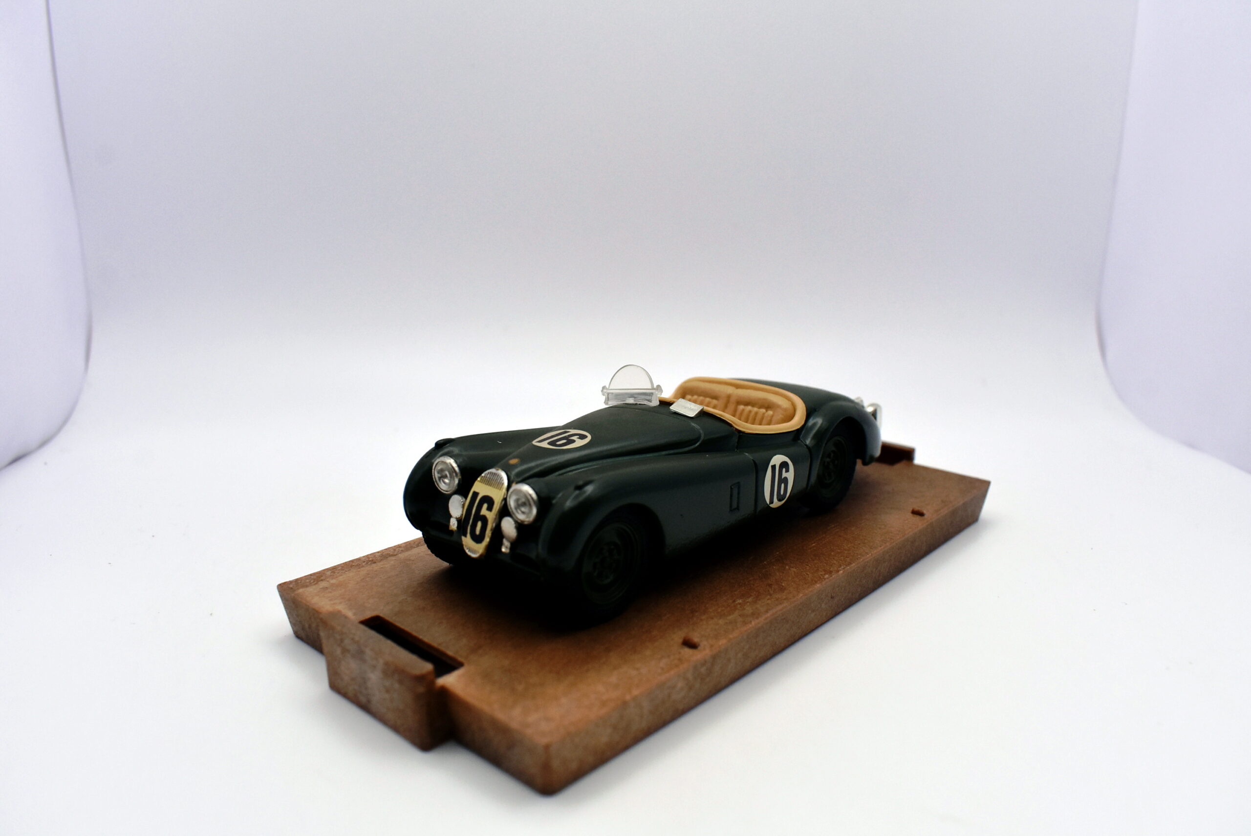 Modellino auto scala 1:43 Jaguar XK 120 Brumm diecast modellismo statico - Image 3