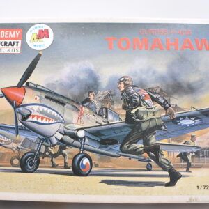 Modellini aerei model kit montaggio CURTISS P-40B TOMAHAWK academy scala 1:72 modellismo