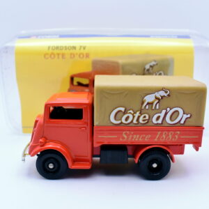 Modellino Camion scala 1:64 fordson cote d'or barilla diecast modellismo da collezione