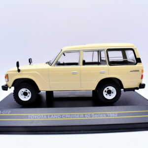 Modellino auto scala 1:43 toyota land cruiser 60 diecast modellismo statico first 43