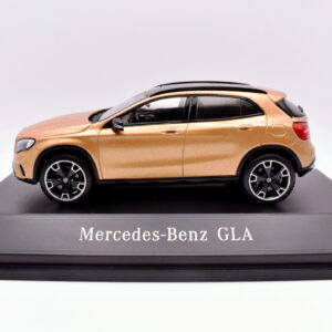 Modellino auto scala 1:43 mercedes benz gla norev minimax diecast modellismo statico da collezione