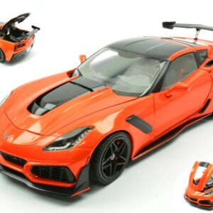 Modellino auto scala 1:18 Ixo Model CHEVROLET CORVETTE ZR1 2019 ORANGEBLACK diecast modellismo statico