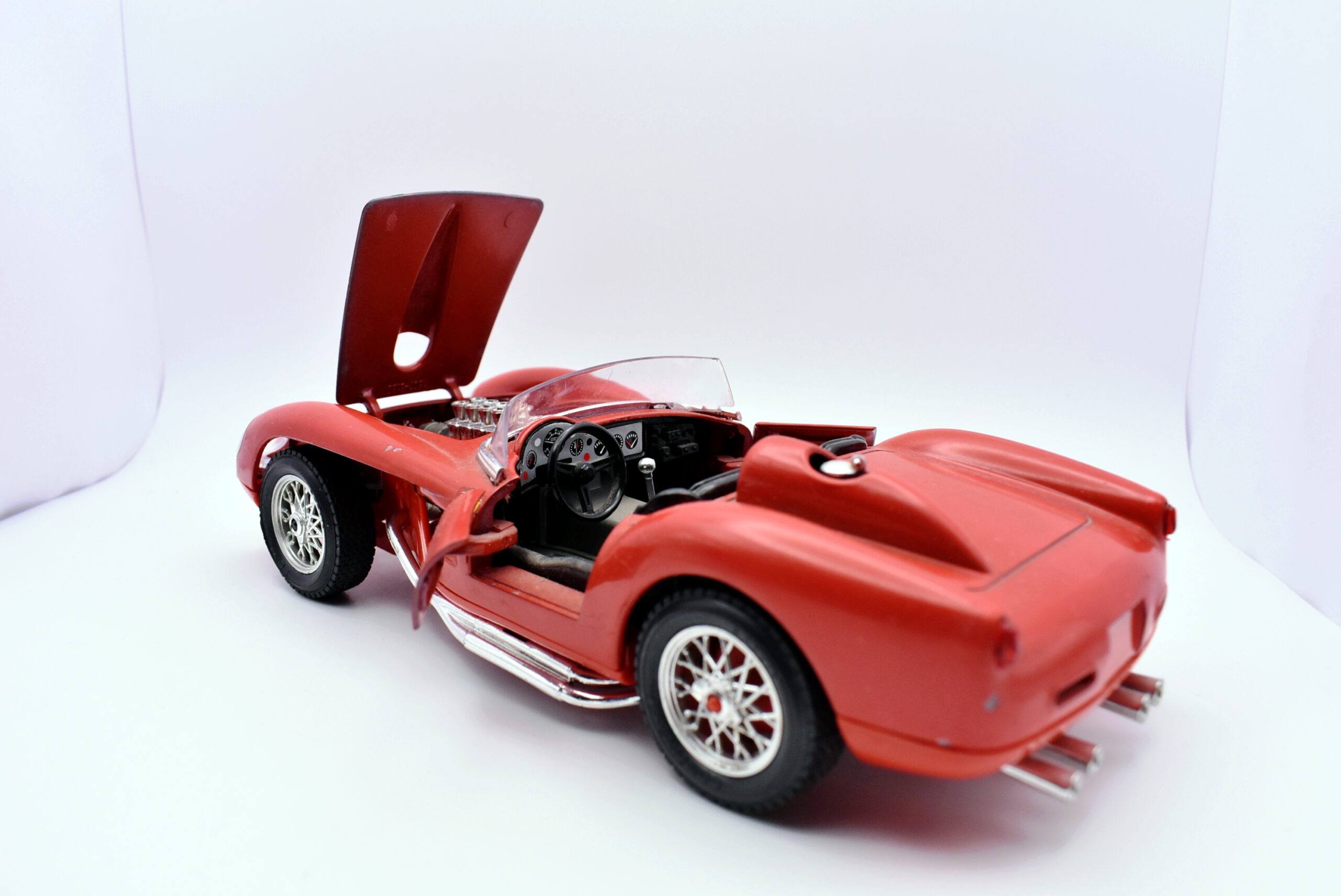 Modellino auto scala 1:24 Ferrari 250 testa rossa Burago modellismo statico da collezione - Image 4