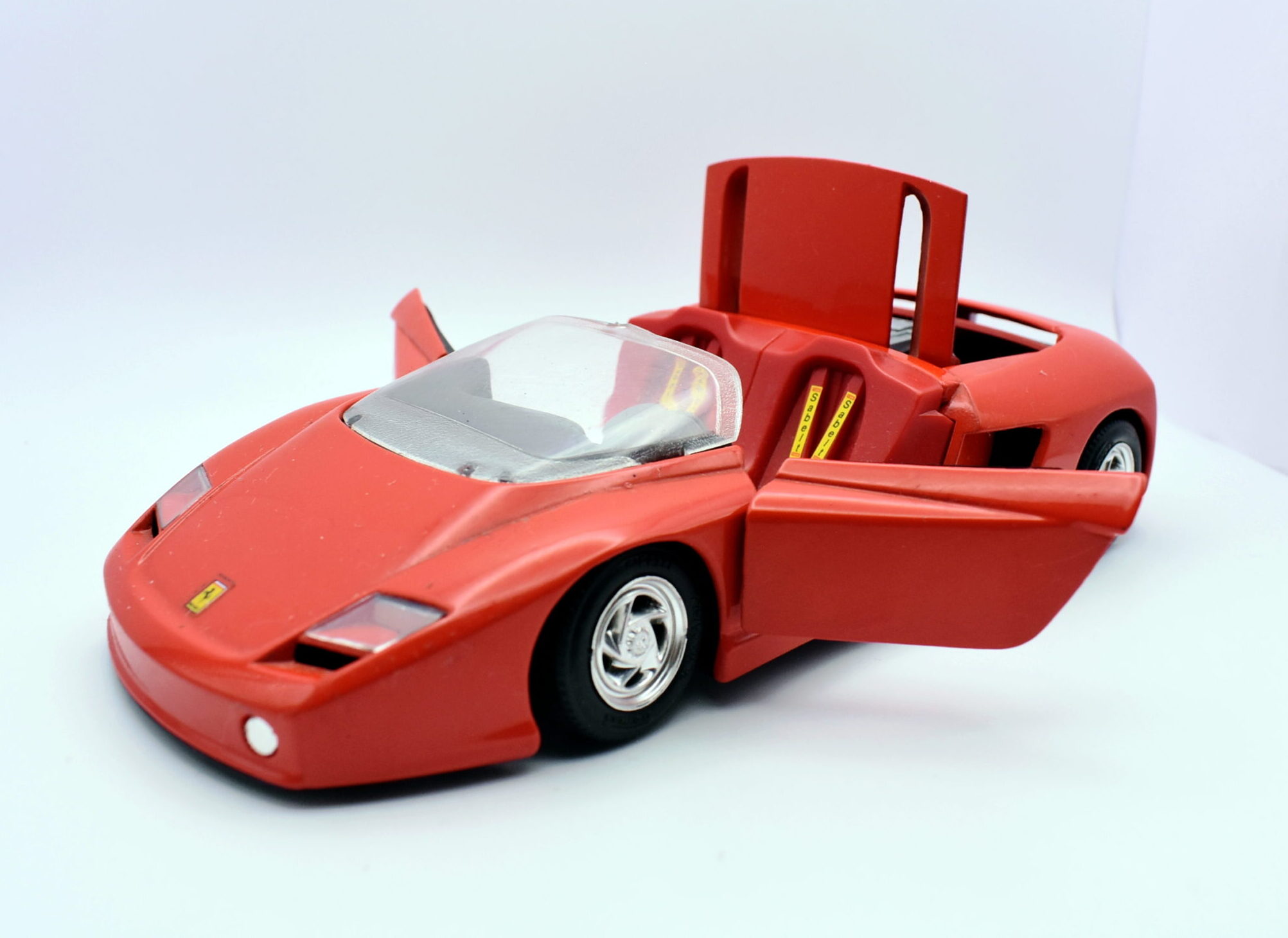 Modellino auto scala 1:24 Ferrari mythos modellismo statico da collezione