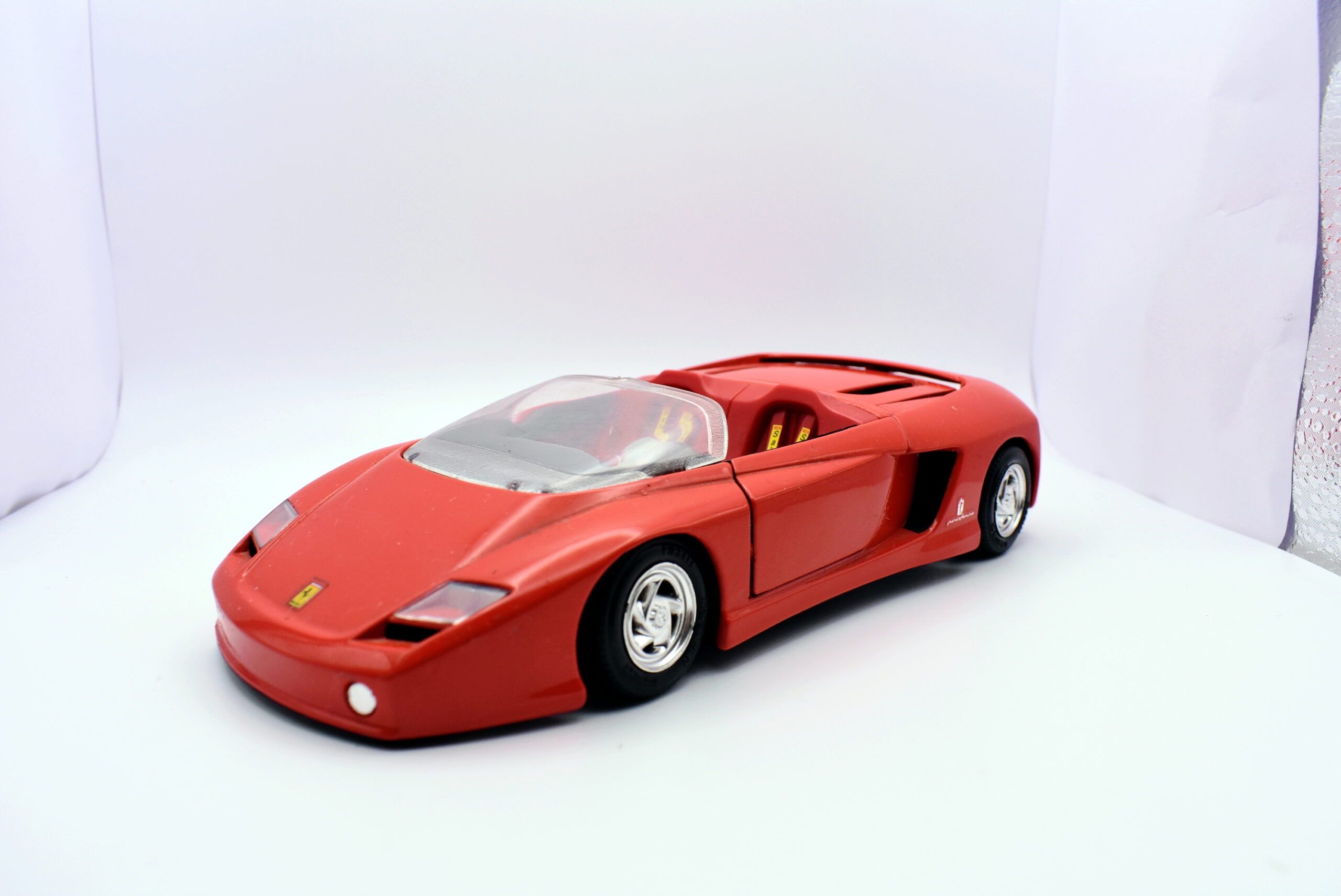 Modellino auto scala 1:24 Ferrari mythos modellismo statico da collezione - Image 3