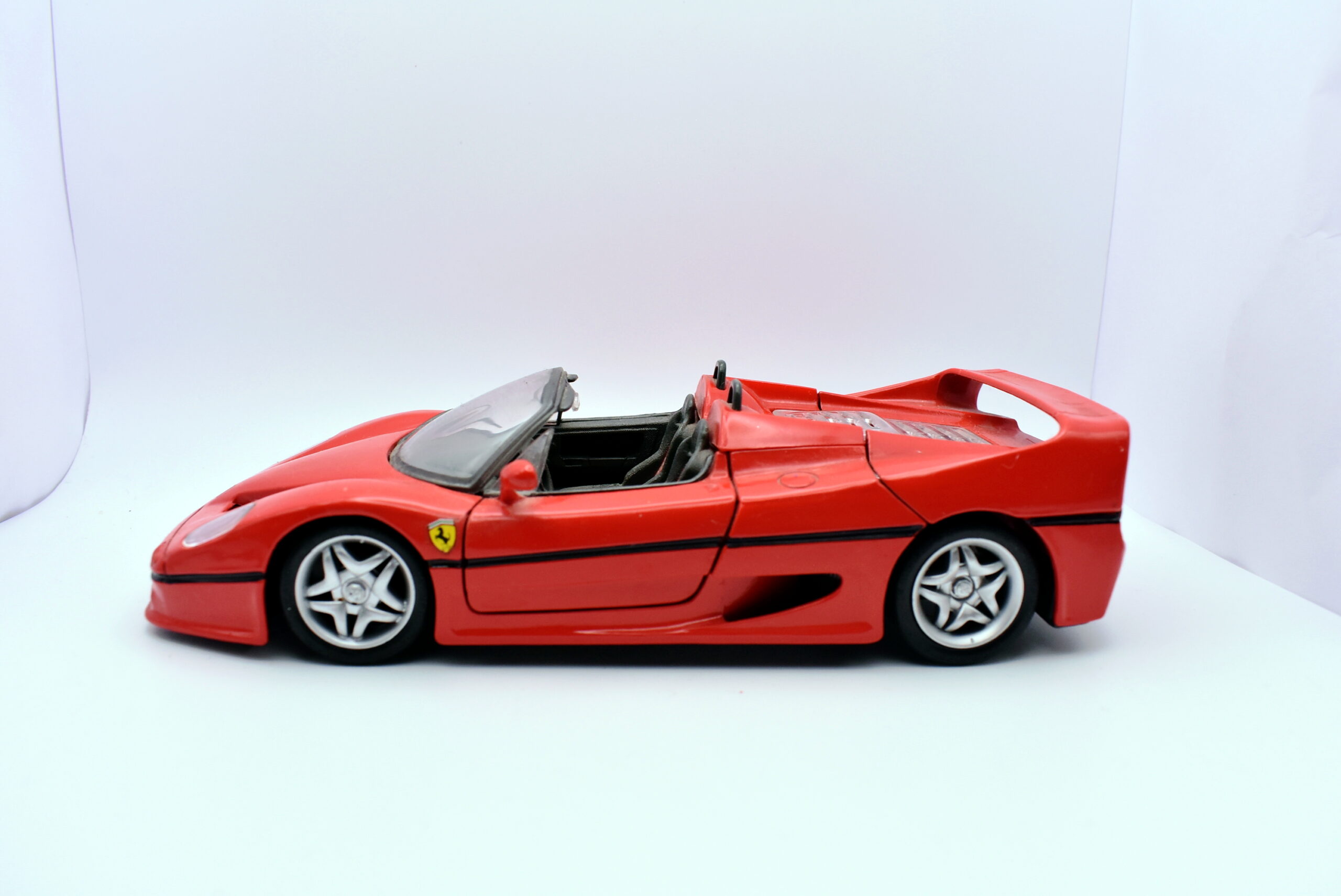 Modellino auto scala 1:24 Ferrari F50 maisto modellismo statico da collezione - Image 4
