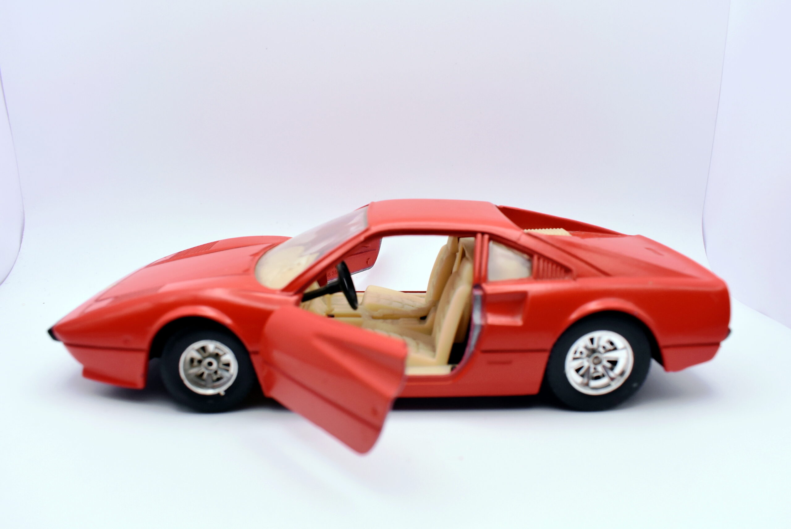Modellino auto scala 1:24 Ferrari 308 gtb Burago modellismo statico da collezione