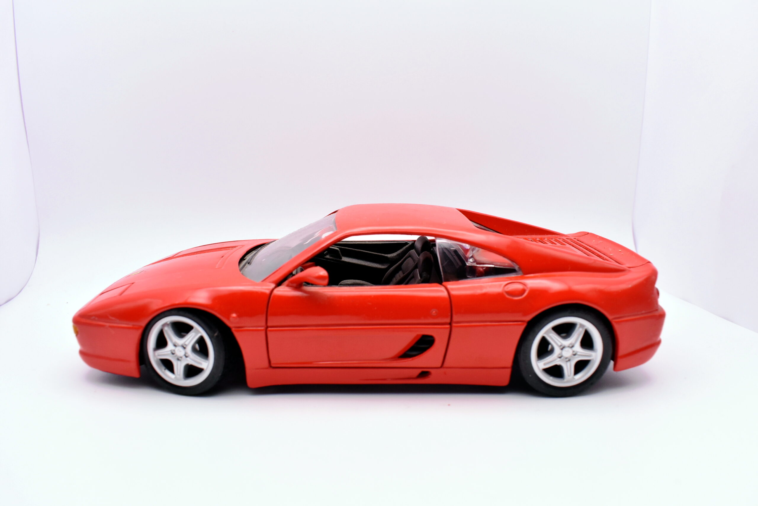 Modellino auto scala 1:24 Ferrari F355 berlinetta maisto modellismo statico da collezione - Image 3