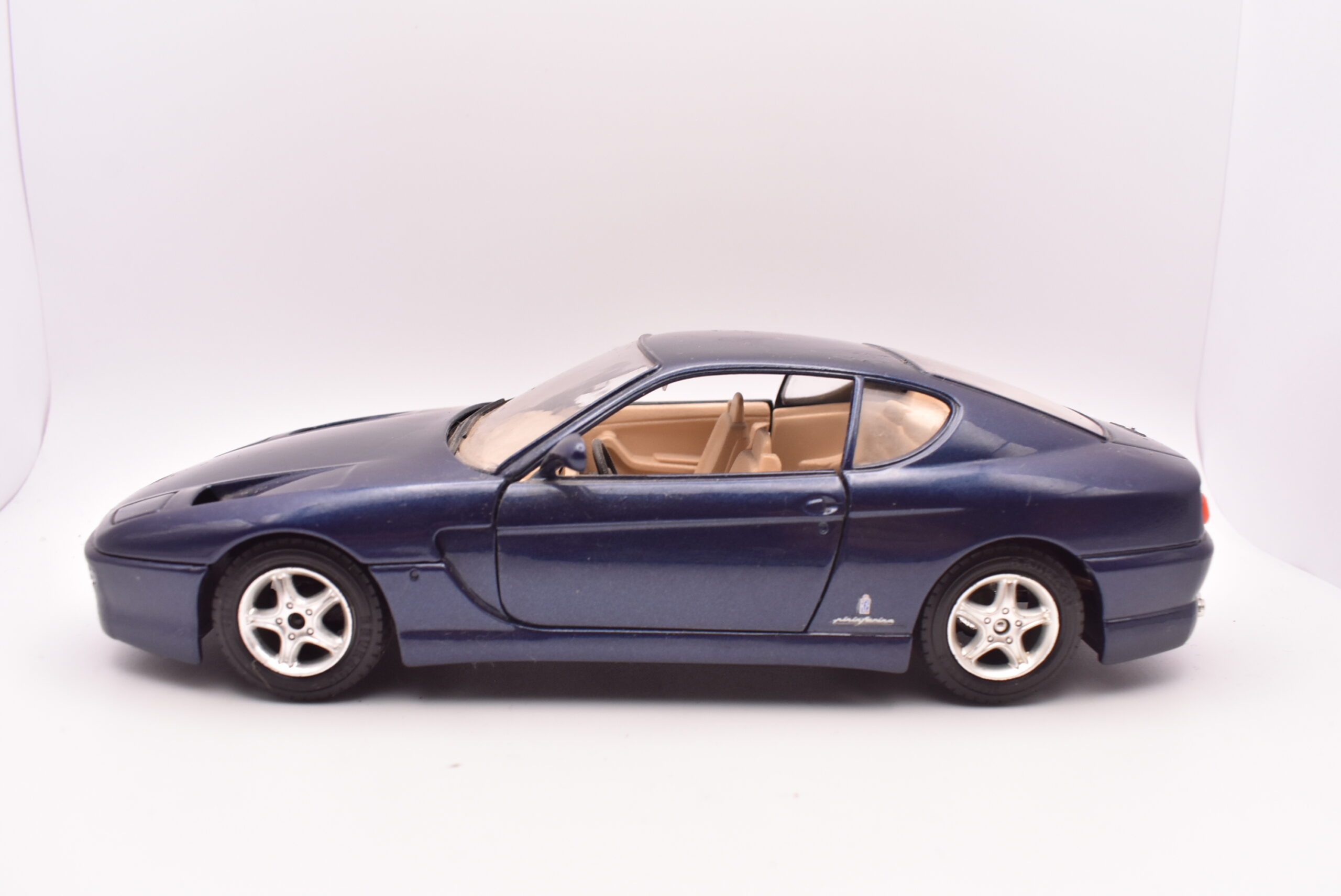 Modellino auto scala 1:24 Ferrari 456gt Burago modellismo statico da collezione - Image 3