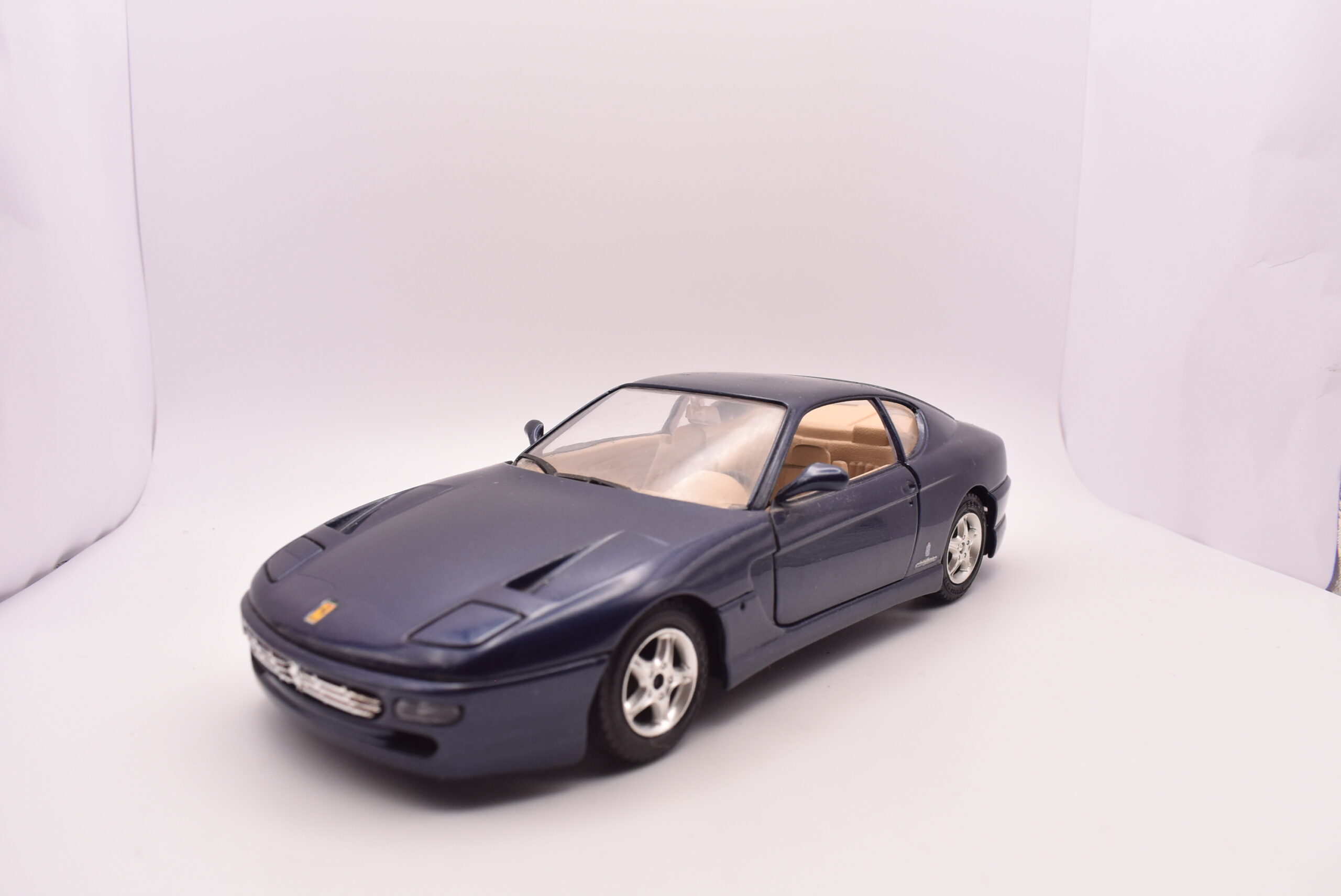 Modellino auto scala 1:24 Ferrari 456gt Burago modellismo statico da collezione - Image 4