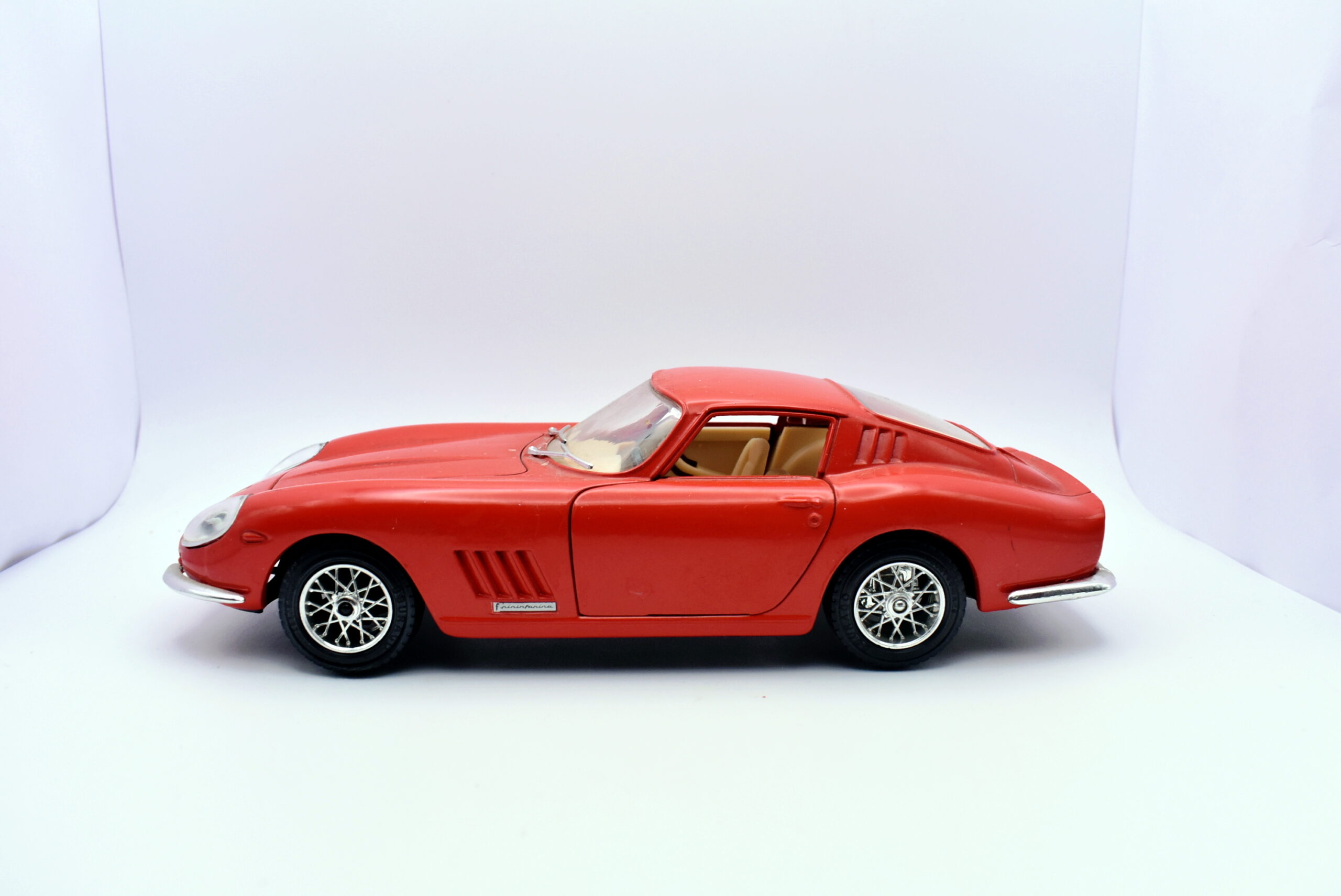 Modellino auto scala 1:24 Ferrari 275GTB 4 Burago modellismo statico da collezione - Image 4