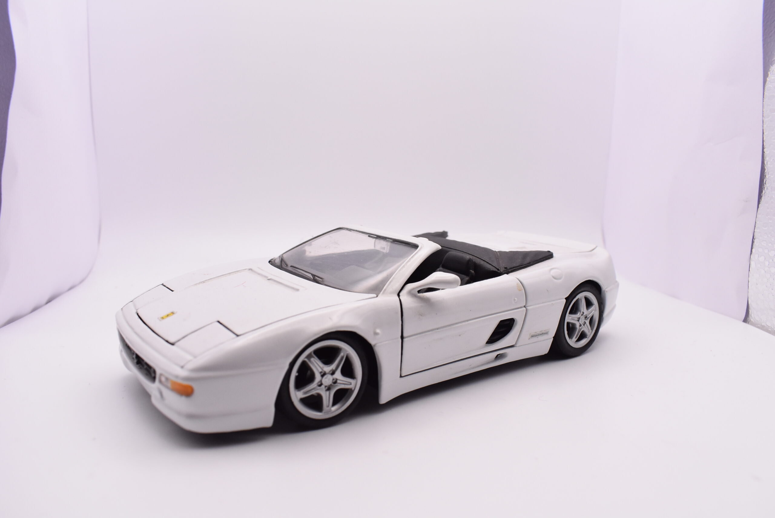 Modellino auto scala 1:24 Ferrari f355 maisto modellismo statico da collezione - Image 3