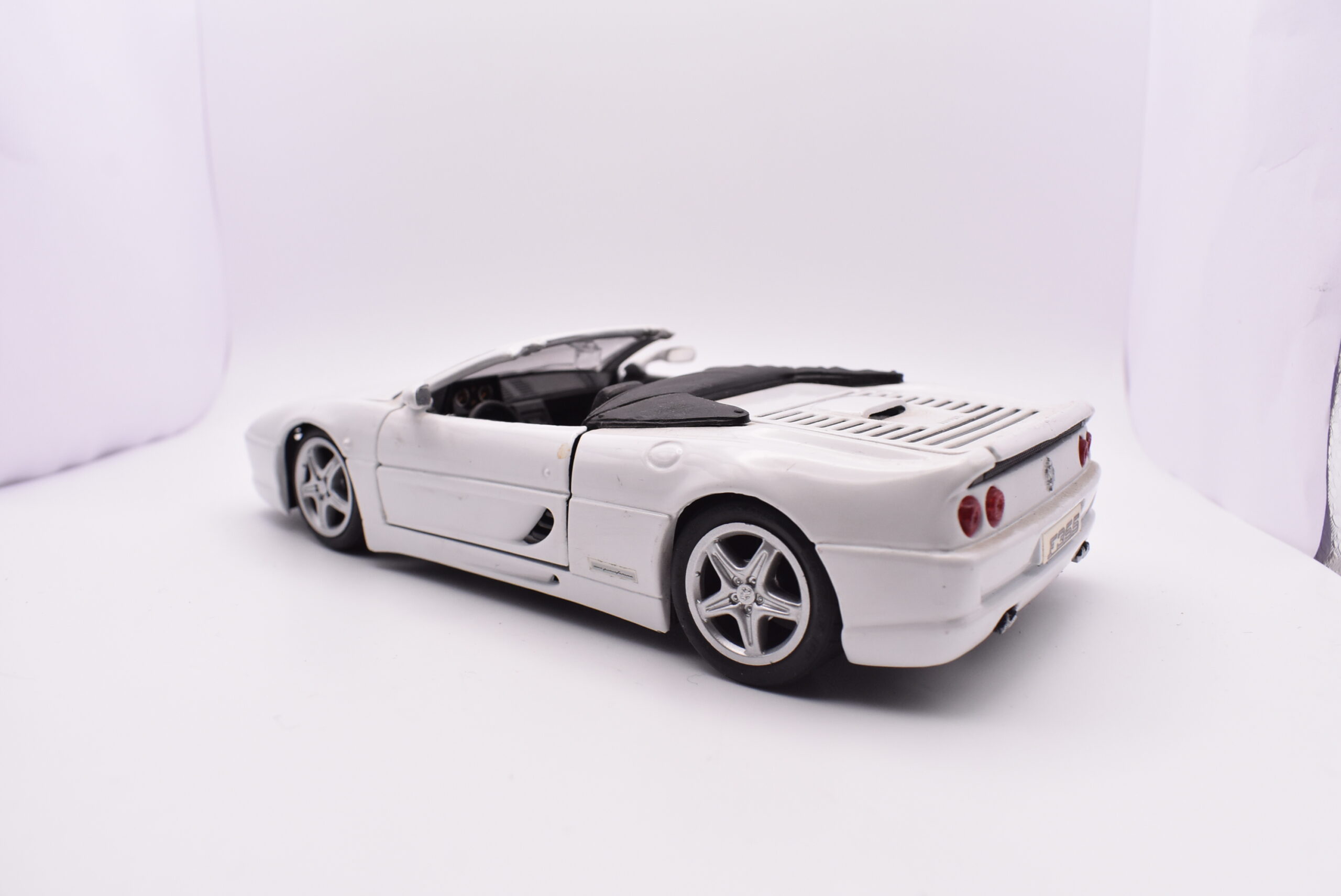 Modellino auto scala 1:24 Ferrari f355 maisto modellismo statico da collezione - Image 4