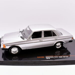 Modellino auto scala 1:43 mercedes benz 200D W123 diecast modellismo ixo