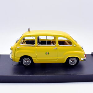Modellino auto scala 1:43 fiat 600 D taxi multipla modellismo collezione brumm