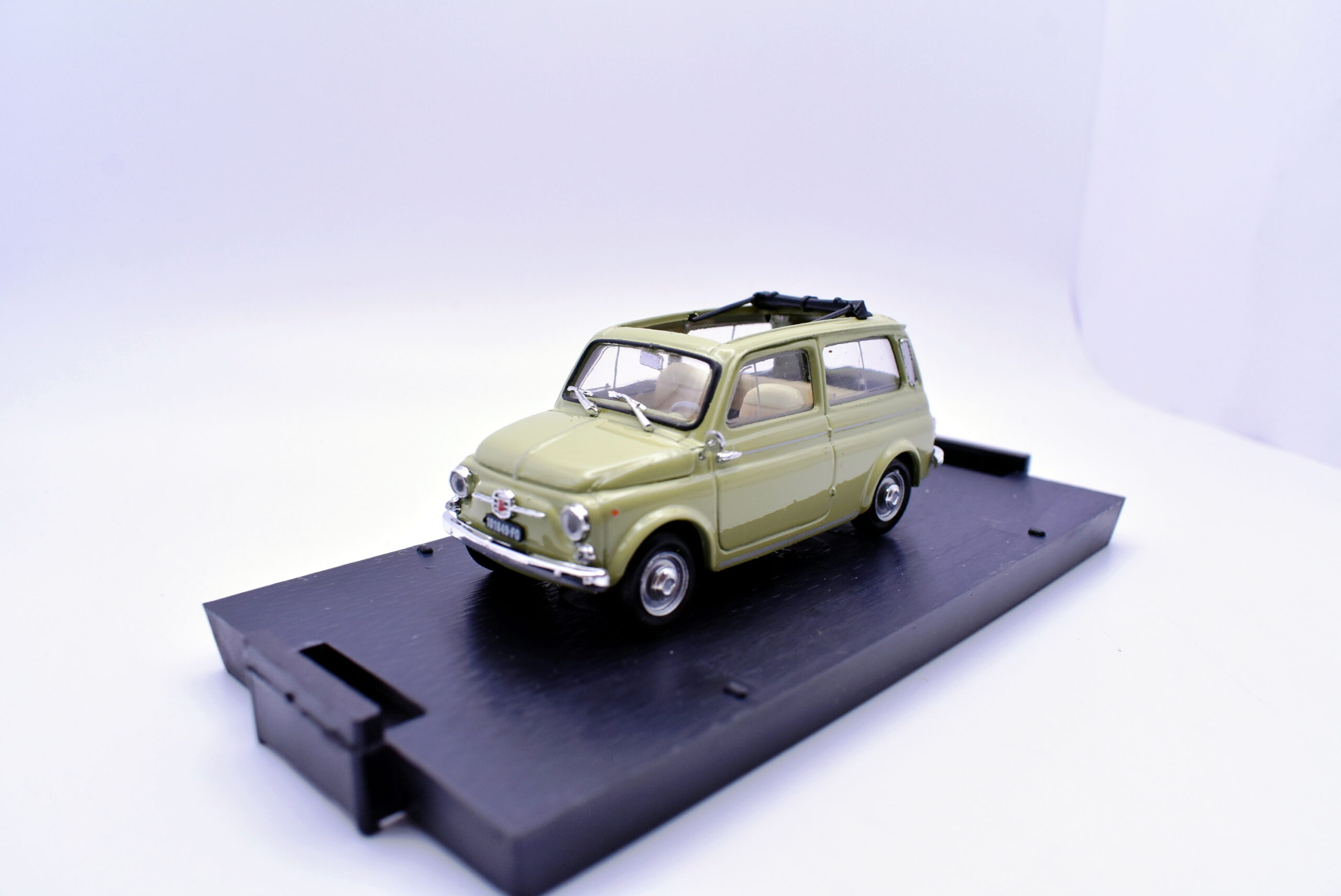 Modellino auto scala 1:43 fiat 500 giardiniera diecast modellismo collezione brumm - Image 3