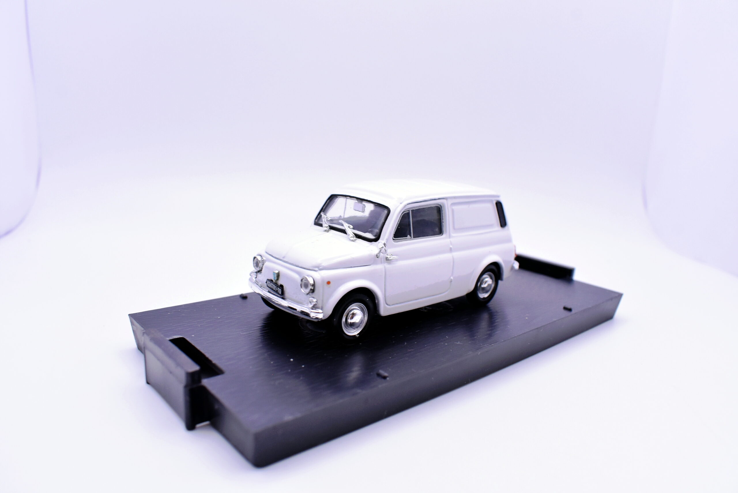 Modellino auto scala 1:43 autobianchi 500 diecast modellismo collezione brumm - Image 3