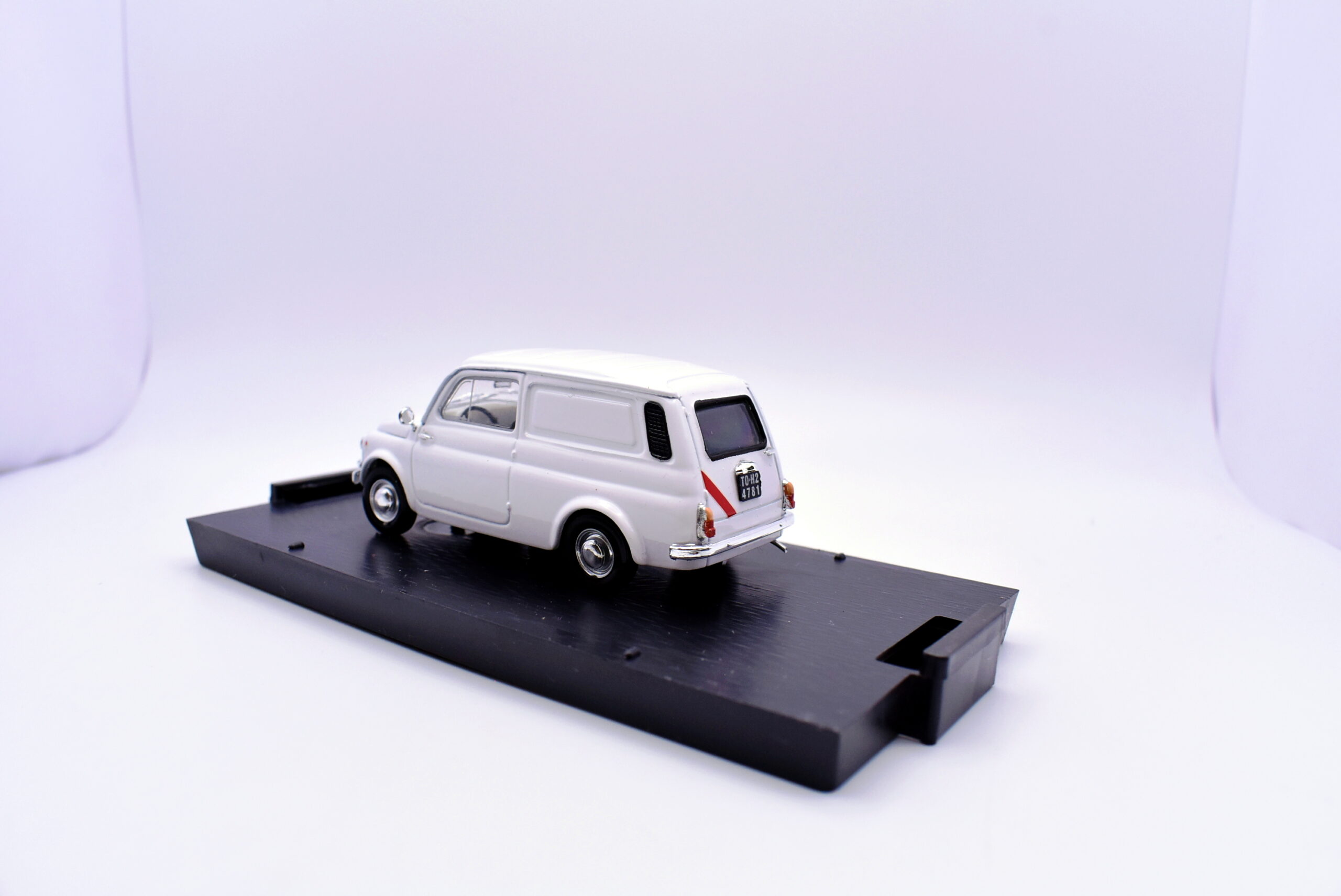 Modellino auto scala 1:43 autobianchi 500 diecast modellismo collezione brumm - Image 4