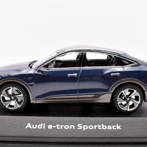 Modellino auto scala 1:43 Audi e-tron sportback diecast modellismo statico