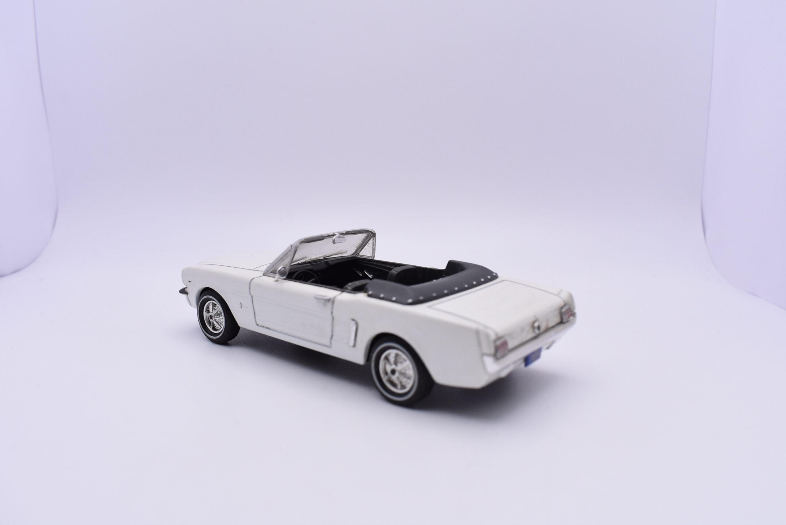 Modellino auto scala 1:43 ford mustang cabrio diecast modellismo statico - Image 3