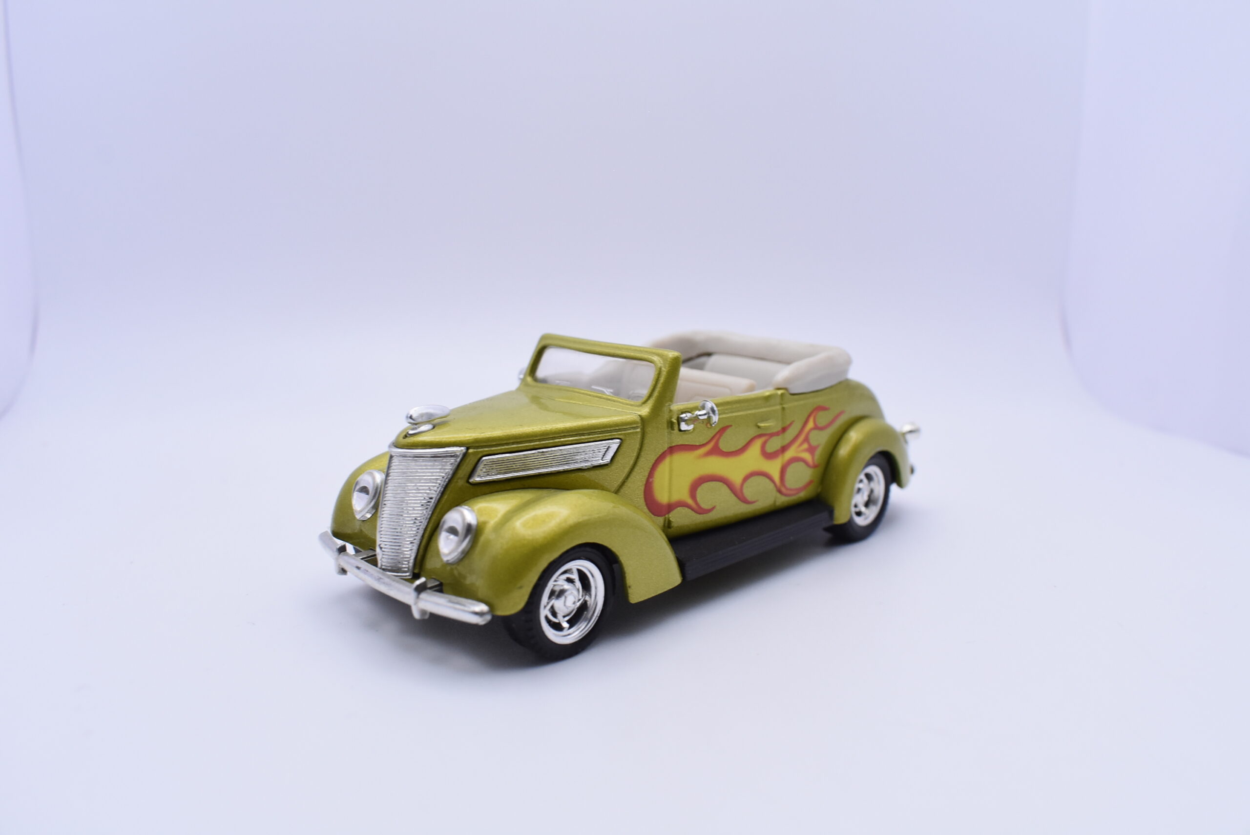 Modellino auto scala 1:43 ford convertible 37 diecast modellismo statico - Image 2