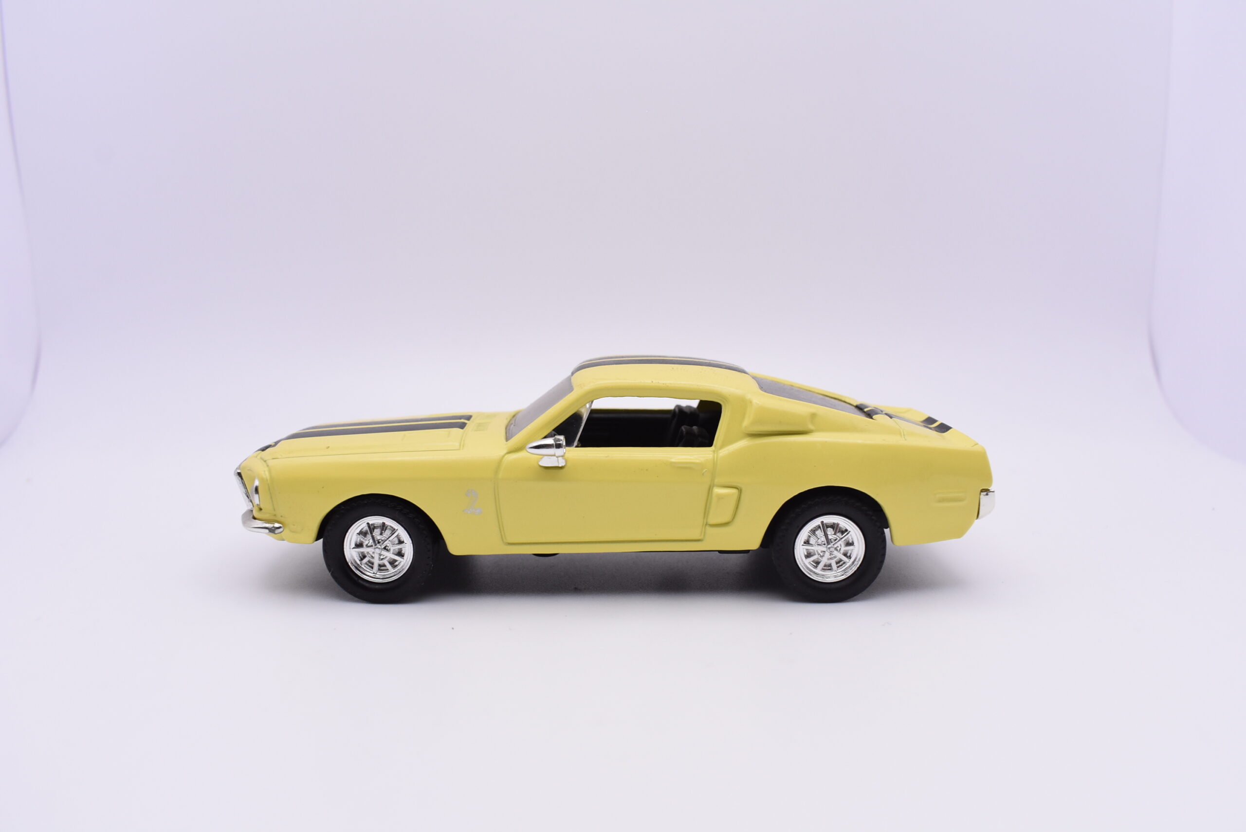 Modellino auto scala 1:43 ford shelby gt 500kr road signature diecast modellismo statico - Image 2